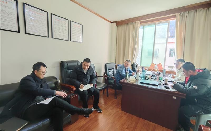 测绘公司领导赴阿坝办事处调研