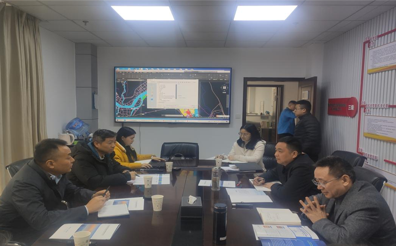 置业集团联合土地集团与雅安市自然菲彩国际和规划局开展产业协同交流会