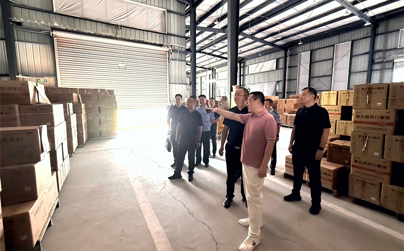 广汉市政府领导到泰华堂制药走访调研