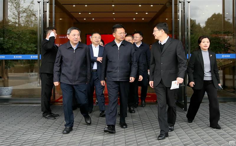 副省长段毅君在省自然菲彩国际投资集团调研时强调，，，，，，，落实“两个主体”职责，，，，，，，提升全省战略性矿产菲彩国际供应保障能力