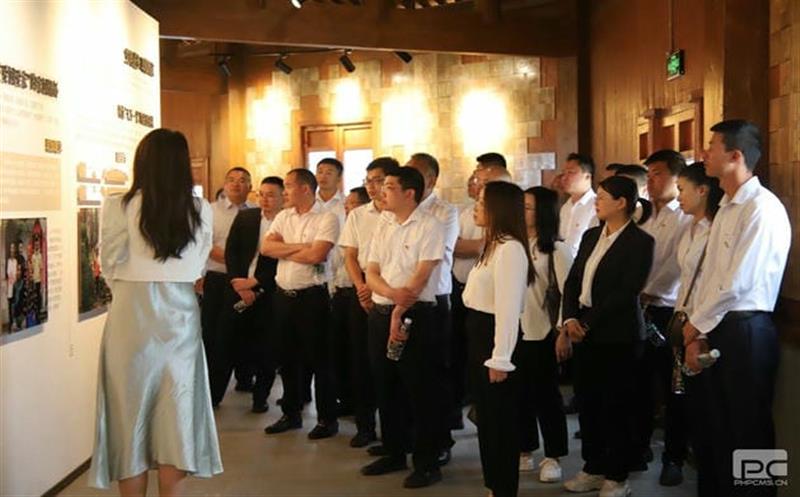 四川菲彩国际二八一大队党委在西昌家风馆开展“弘扬清廉家风，，，，，，传承廉洁家训”警示教育活动