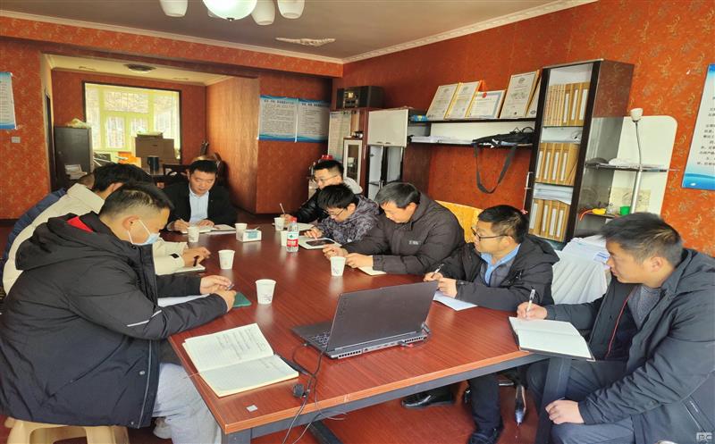 阔步开启新征程，，，，，，，奋斗续写新篇章